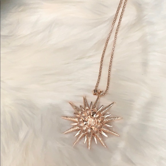 NEW! Betsey Johnson Star Pendant Necklace - Picture 3 of 3